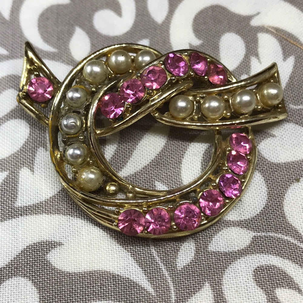 Pretty in Pearls & Pink Brooch